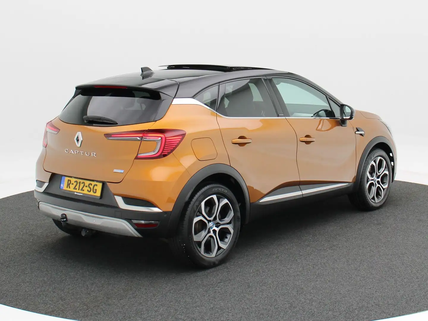 Renault Captur 1.6 E-Tech Plug-in Hybrid 160 Edition One | Cruise Oranje - 2