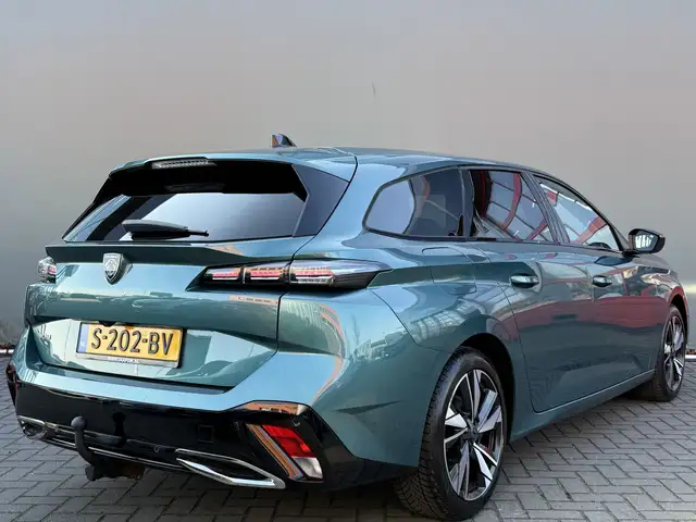 Peugeot 308 view 2