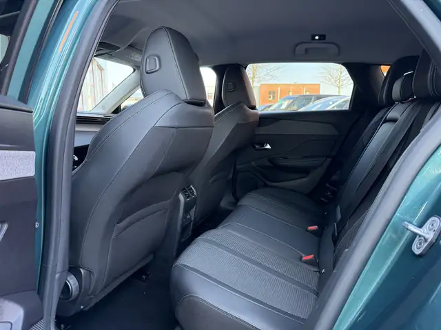 Peugeot 308 view 6
