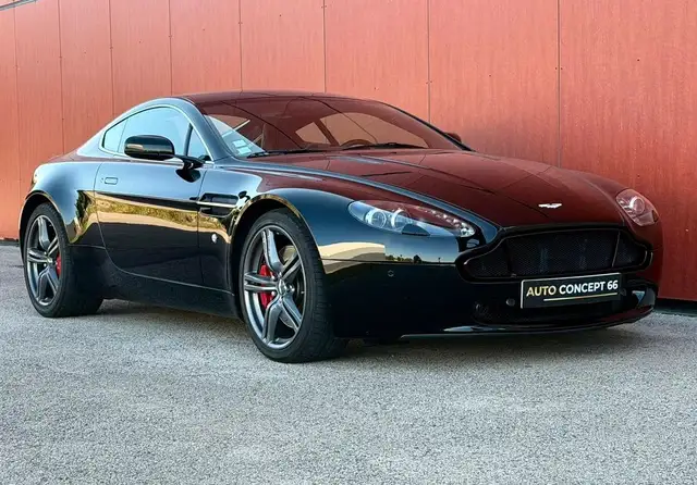 Aston Martin V8 4,7L 426ch BVM –