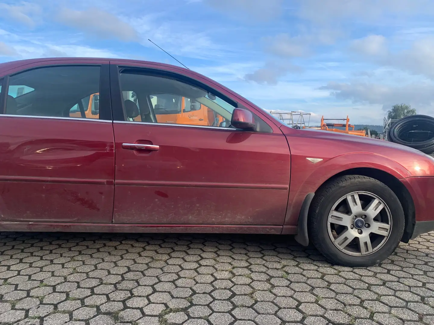 Ford Mondeo Ghia Rouge - 2