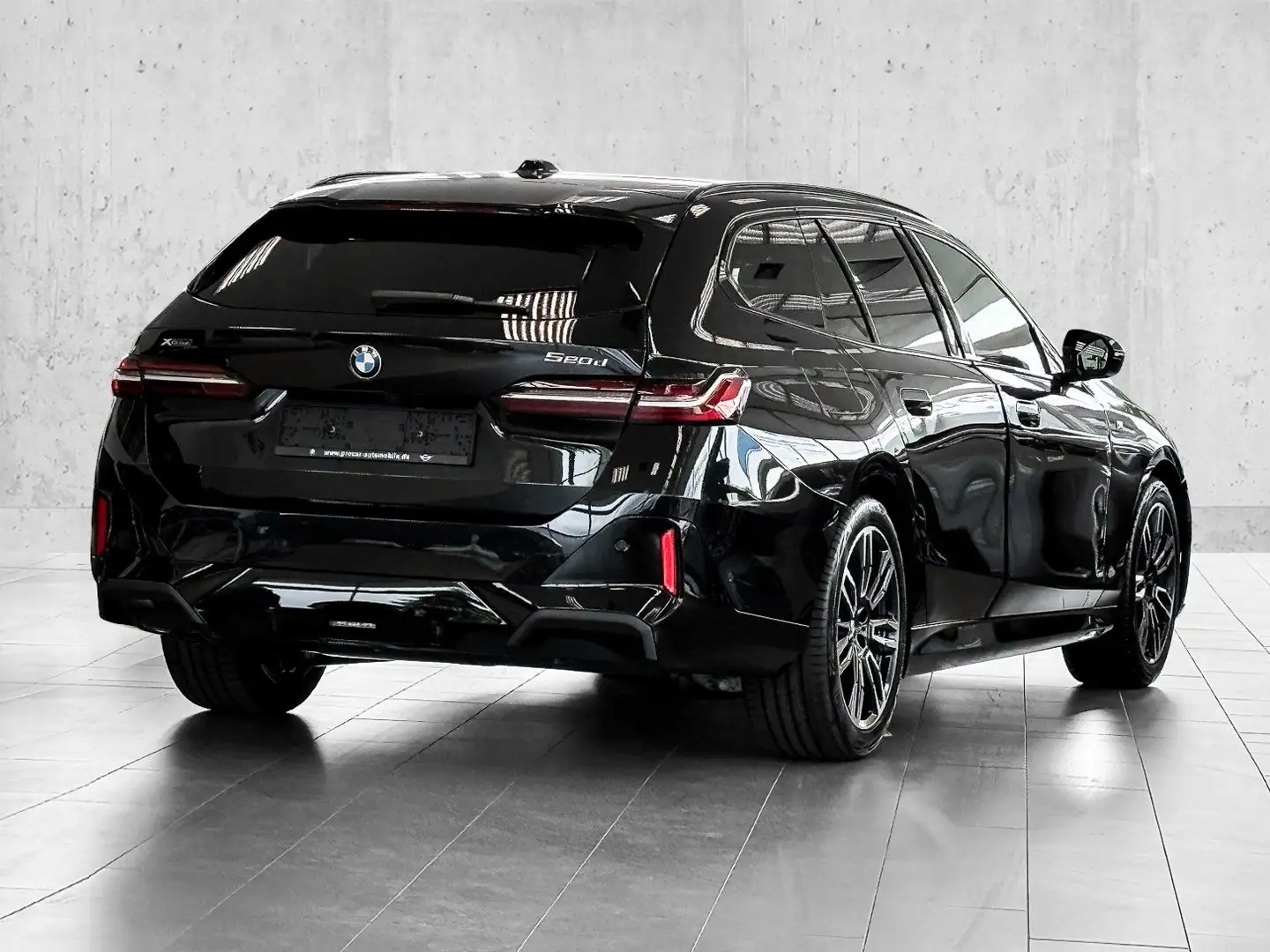 BMW 520 d xDrive M-SPORT+AHK+LORDOSE+HARMAN/KARDON+STANDHE Schwarz - 2