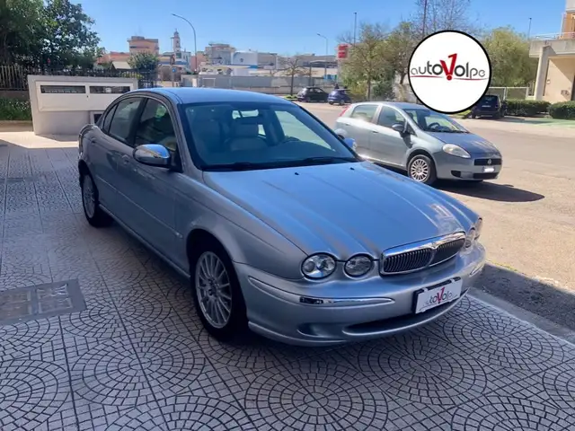 Jaguar X-Type