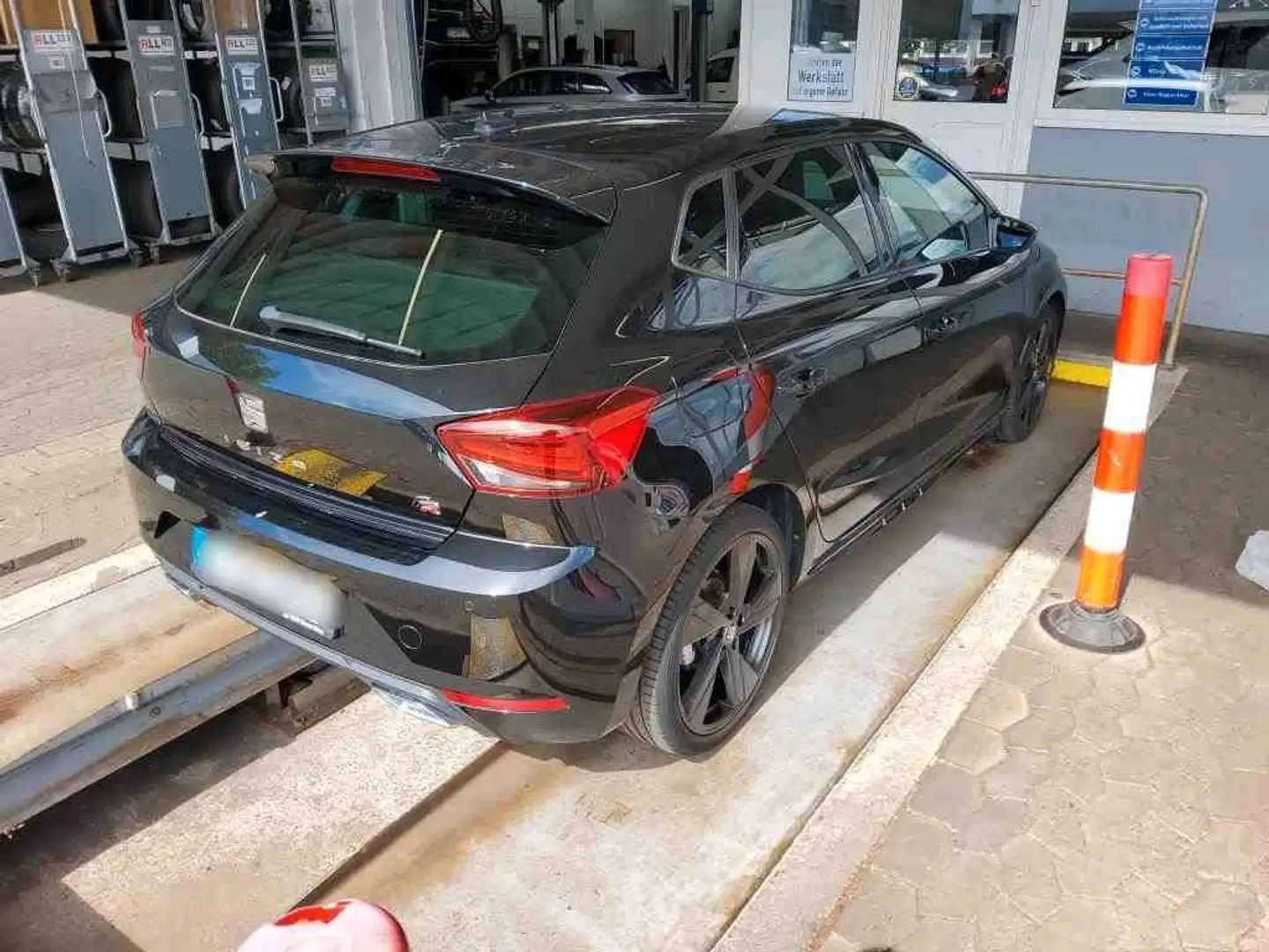 SEAT Ibiza Black Edition 1.0TSI LED Navi SHZ Kamera Schwarz - 2