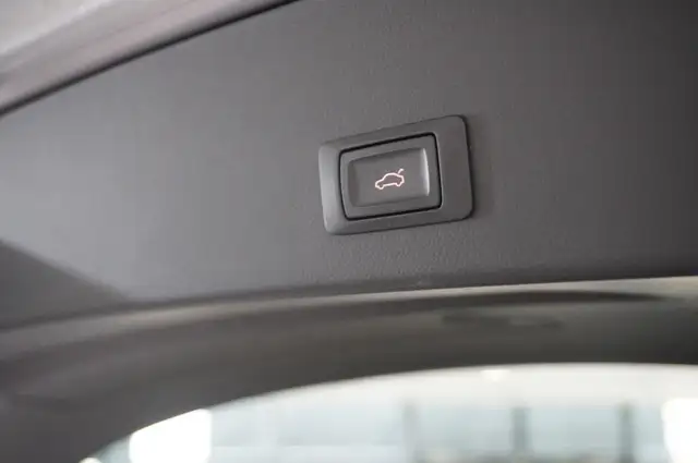 Audi A6 Avant view 15