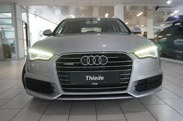 Audi A6 Avant view 5