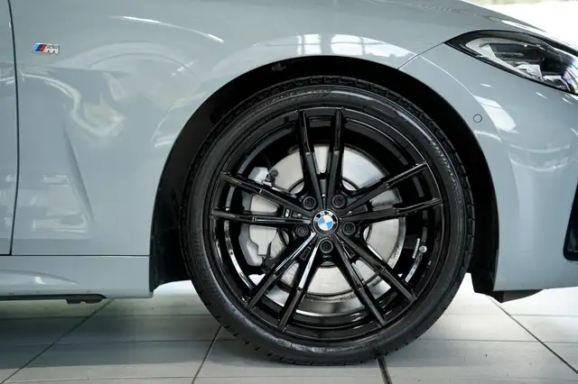 BMW 4 Series view 12