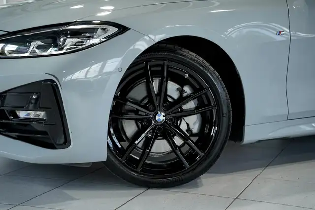 BMW 4 Series view 3