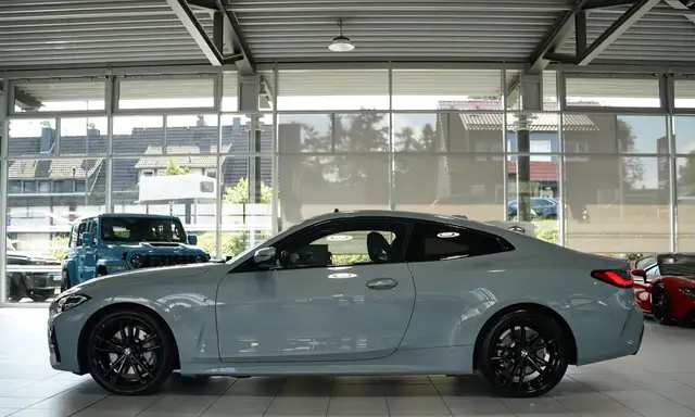 BMW 4 Series view 11