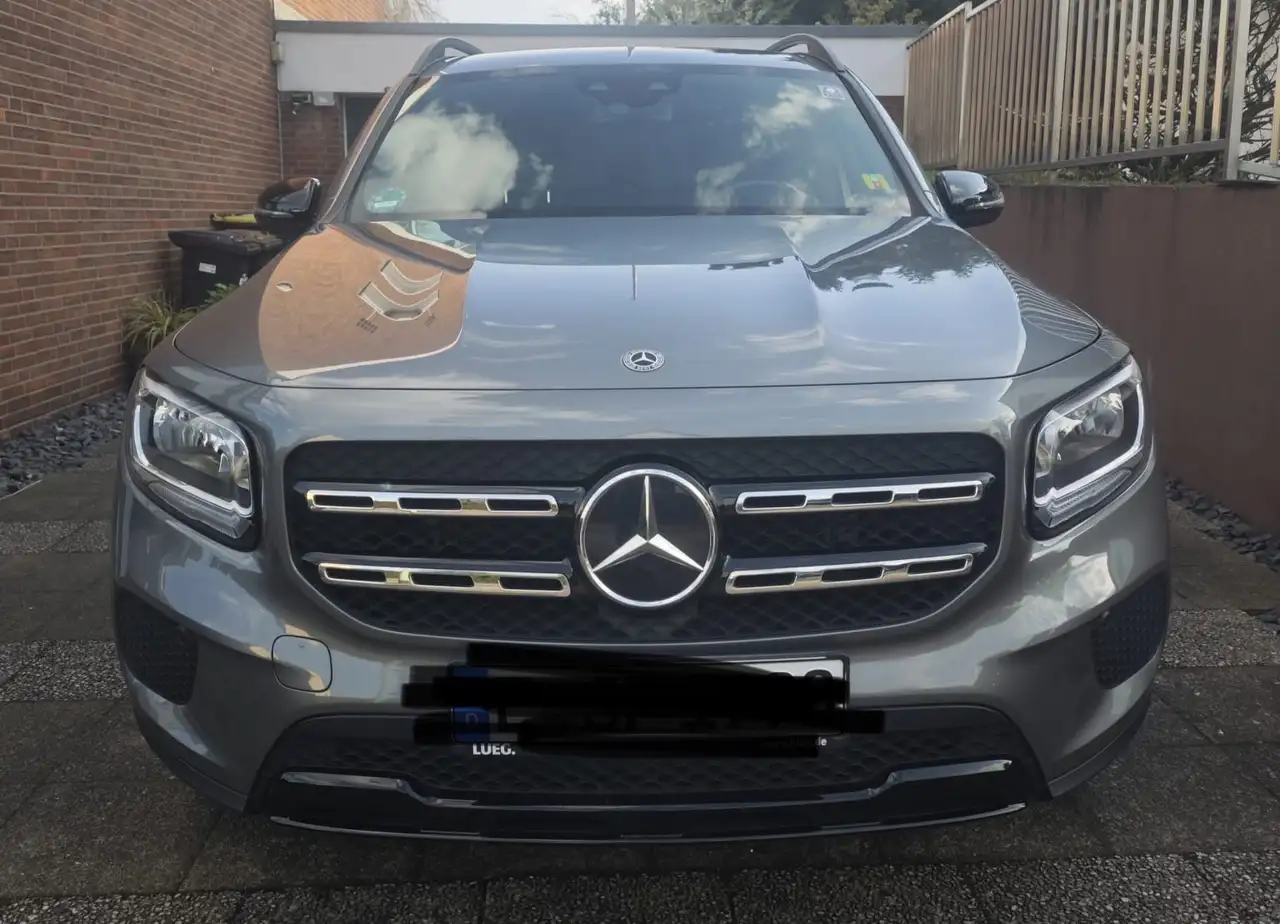 Mercedes-Benz GLB 180