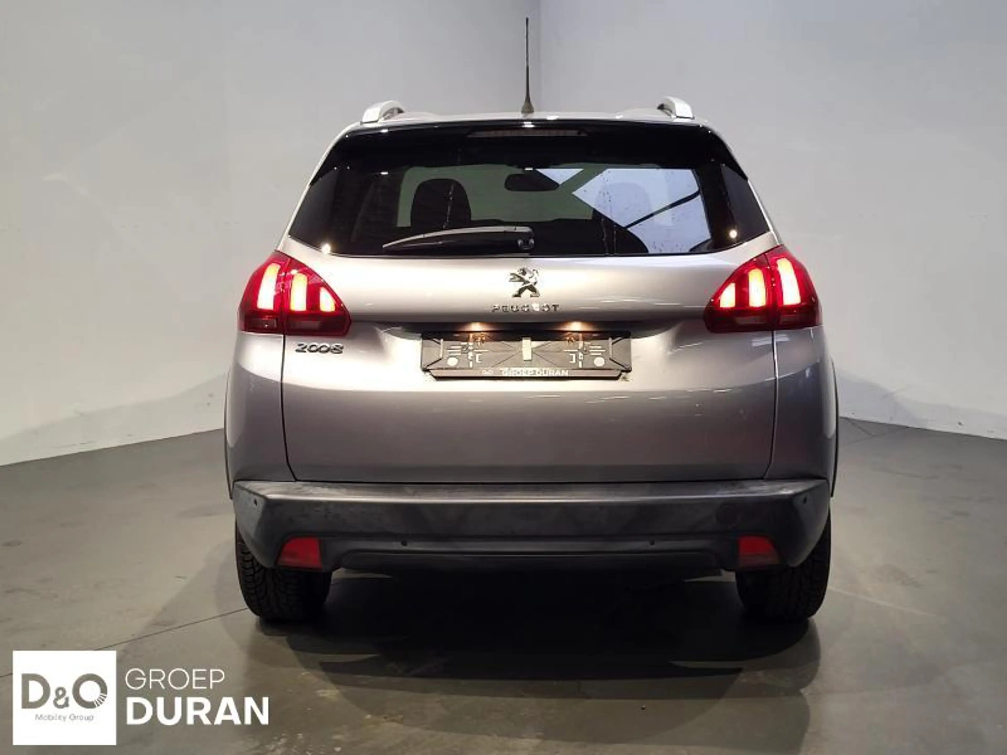 Peugeot 2008 Signature 1.2 Turbo man.6 — photo 4