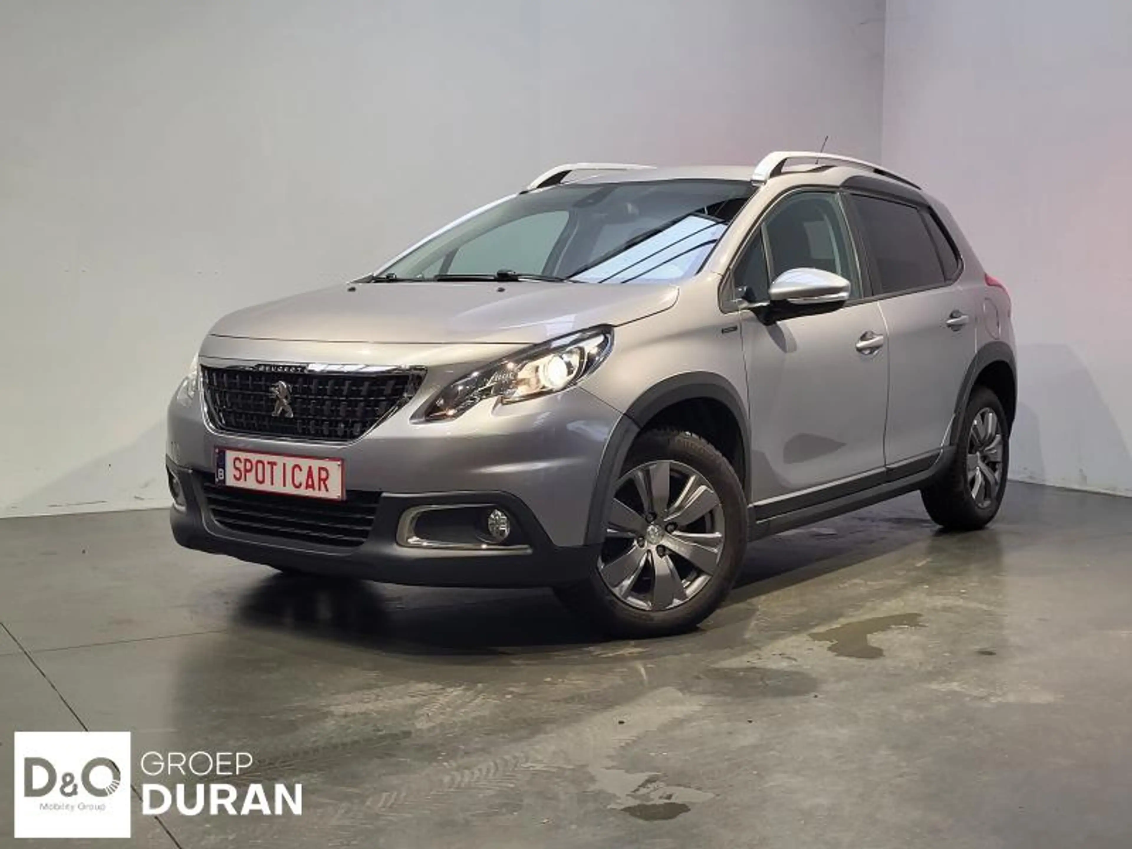 Peugeot 2008 Signature 1.2 Turbo man.6