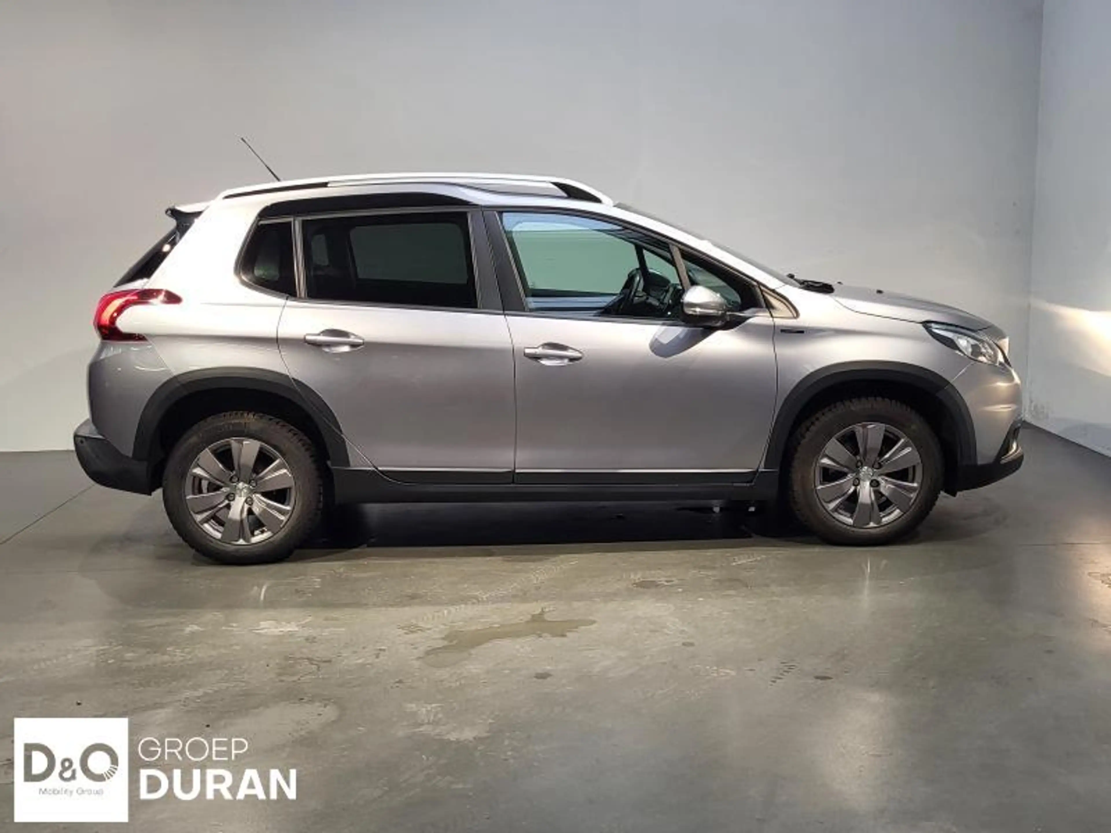 Peugeot 2008 Signature 1.2 Turbo man.6 — photo 7