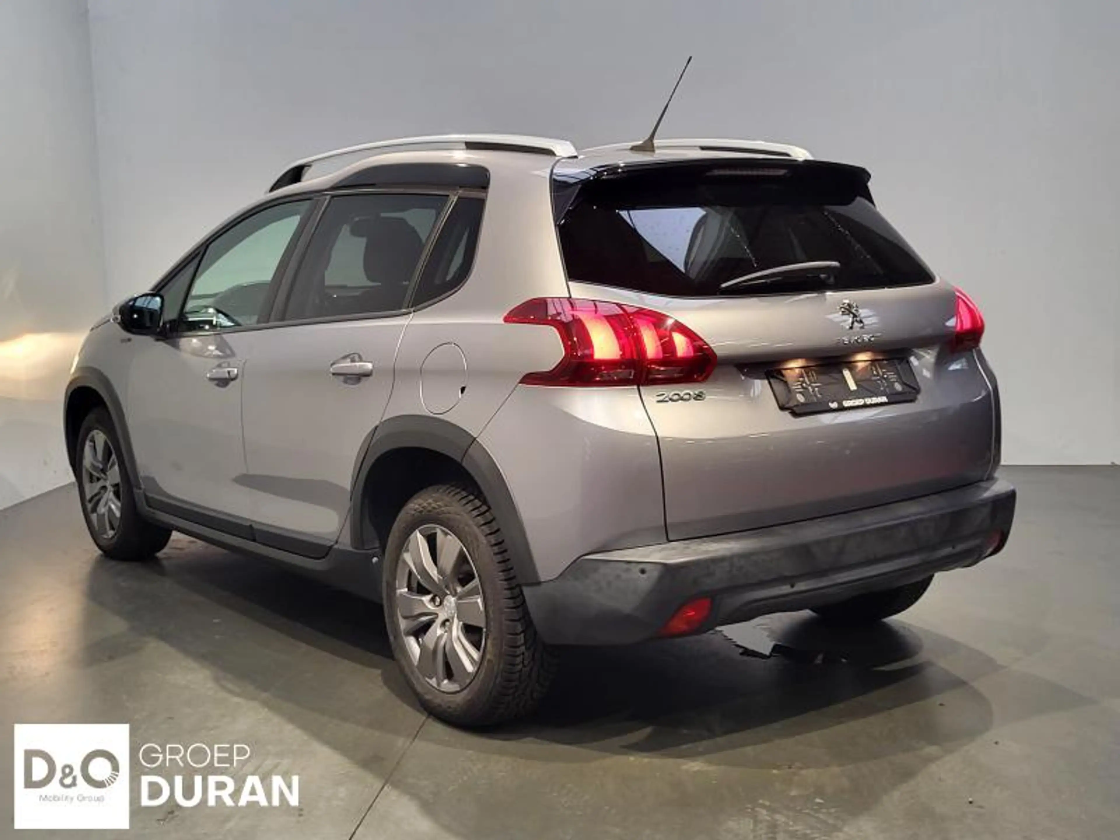 Peugeot 2008 Signature 1.2 Turbo man.6 — photo 3