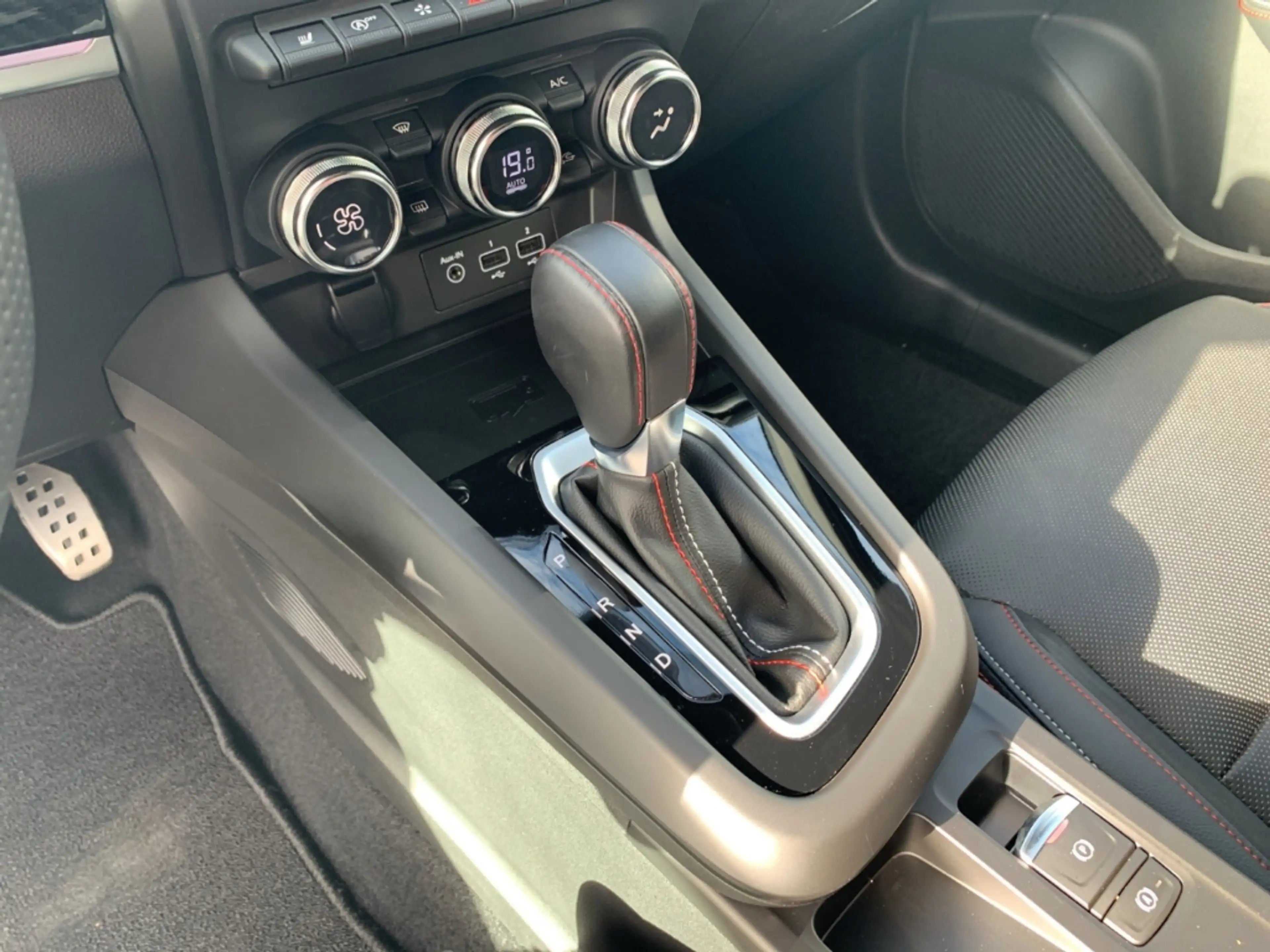 Renault Arkana R.S. LINE TCE 160 EDC NAVI+KLIMA+SHZ+LED+ — photo 19