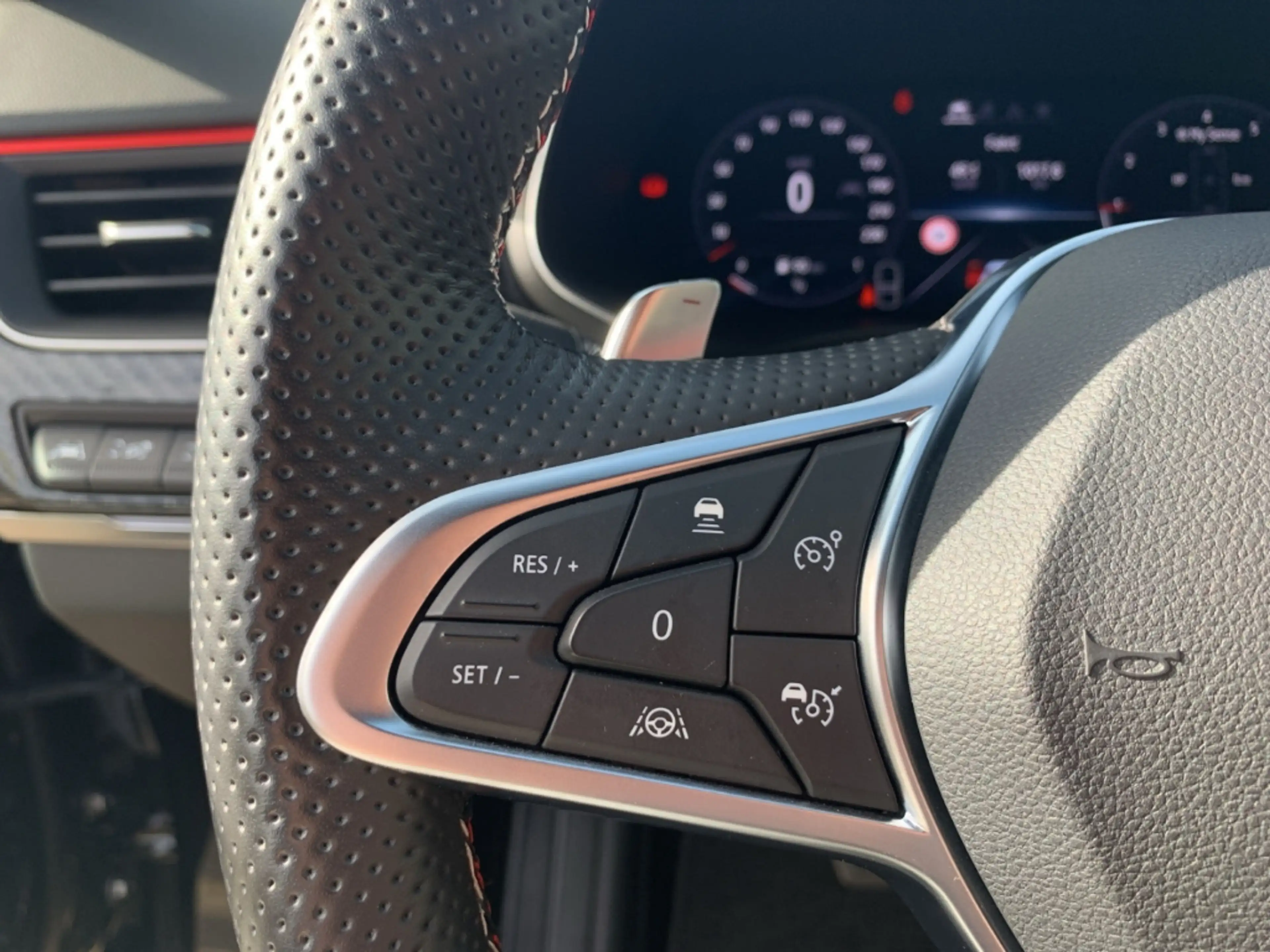 Renault Arkana R.S. LINE TCE 160 EDC NAVI+KLIMA+SHZ+LED+ — photo 22
