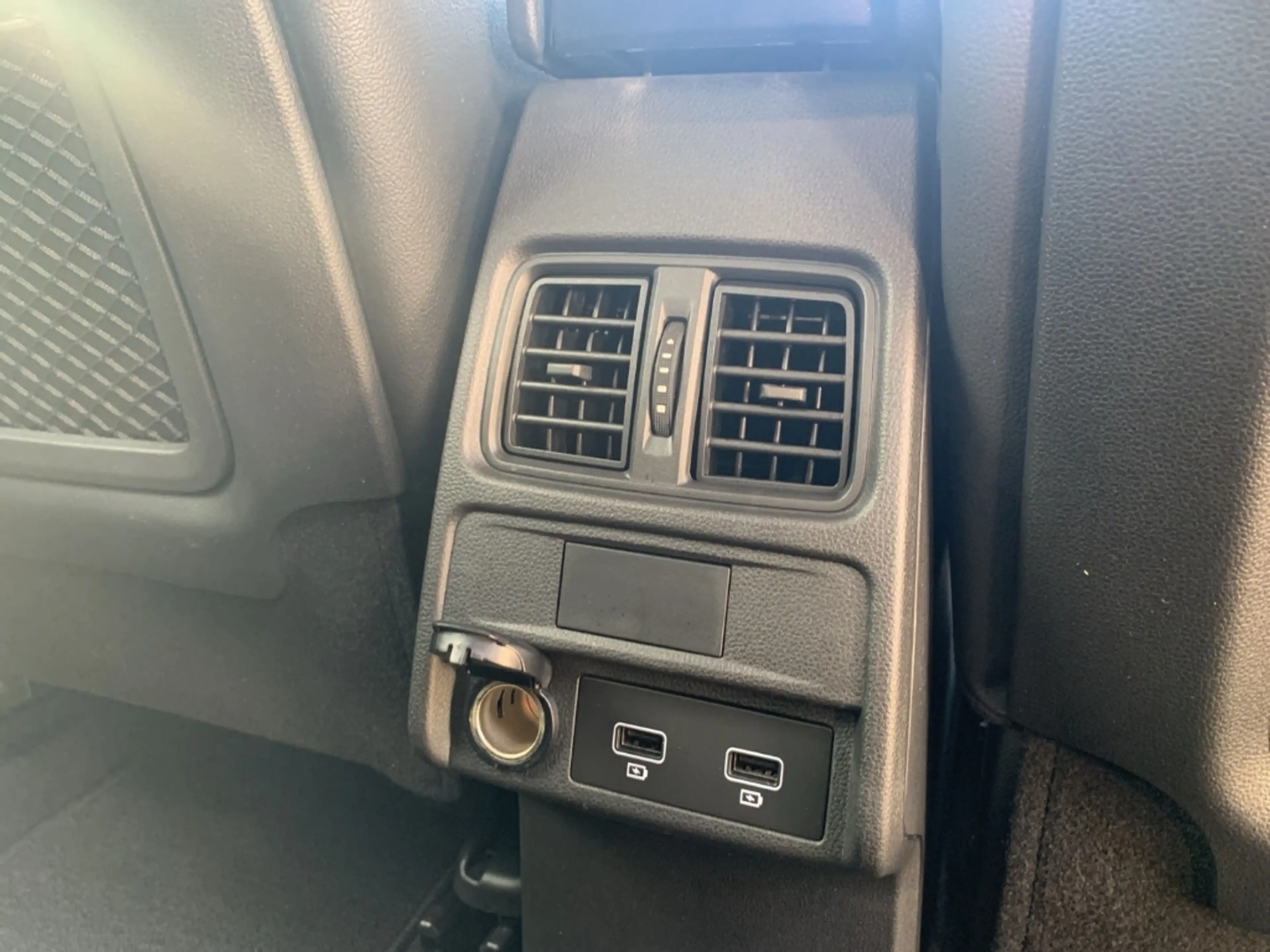 Renault Arkana R.S. LINE TCE 160 EDC NAVI+KLIMA+SHZ+LED+ — photo 28