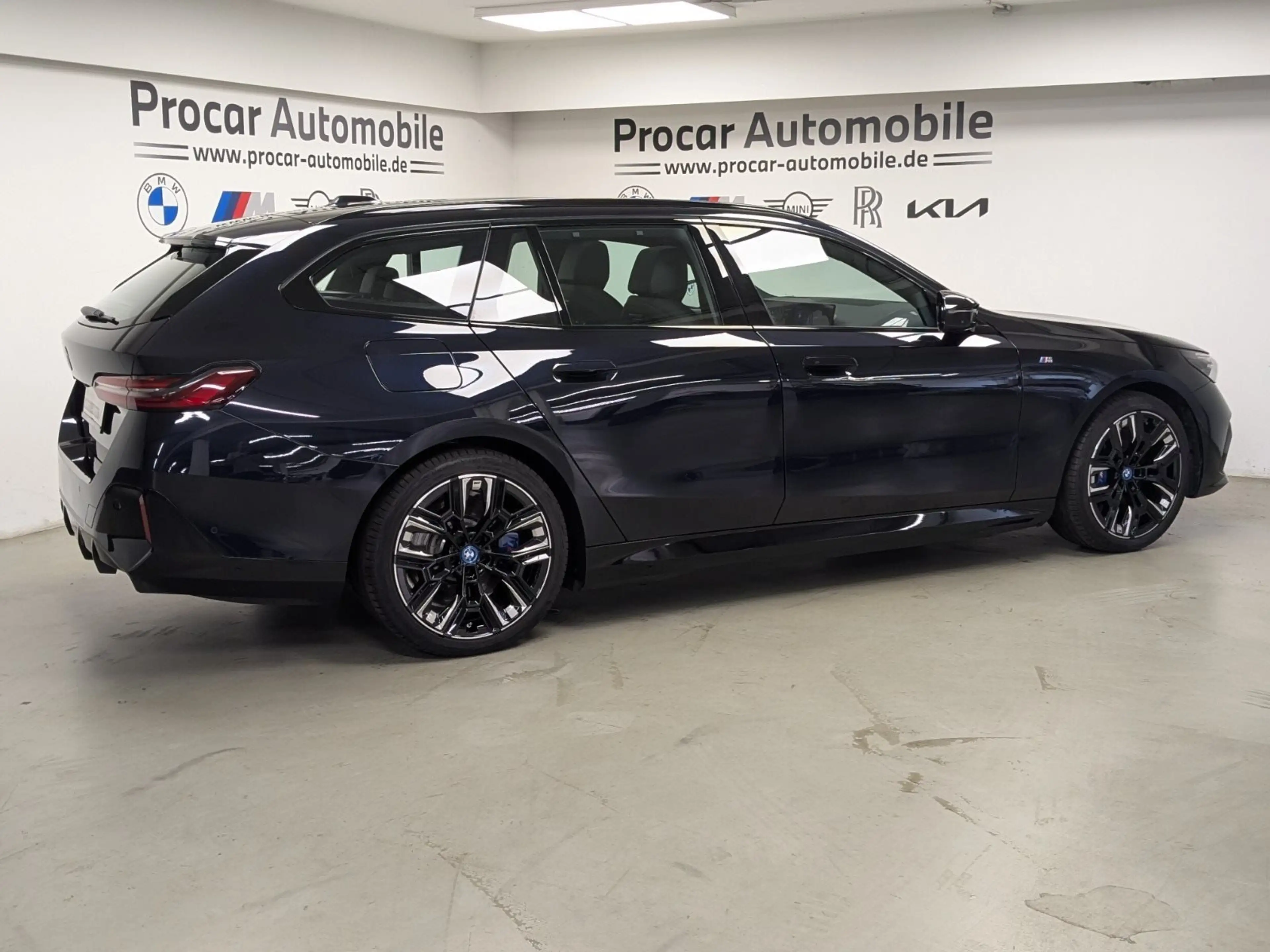 BMW i5 M60 xDrive M Sport Pro Pano AHK DA Prof PA Prof — photo 4