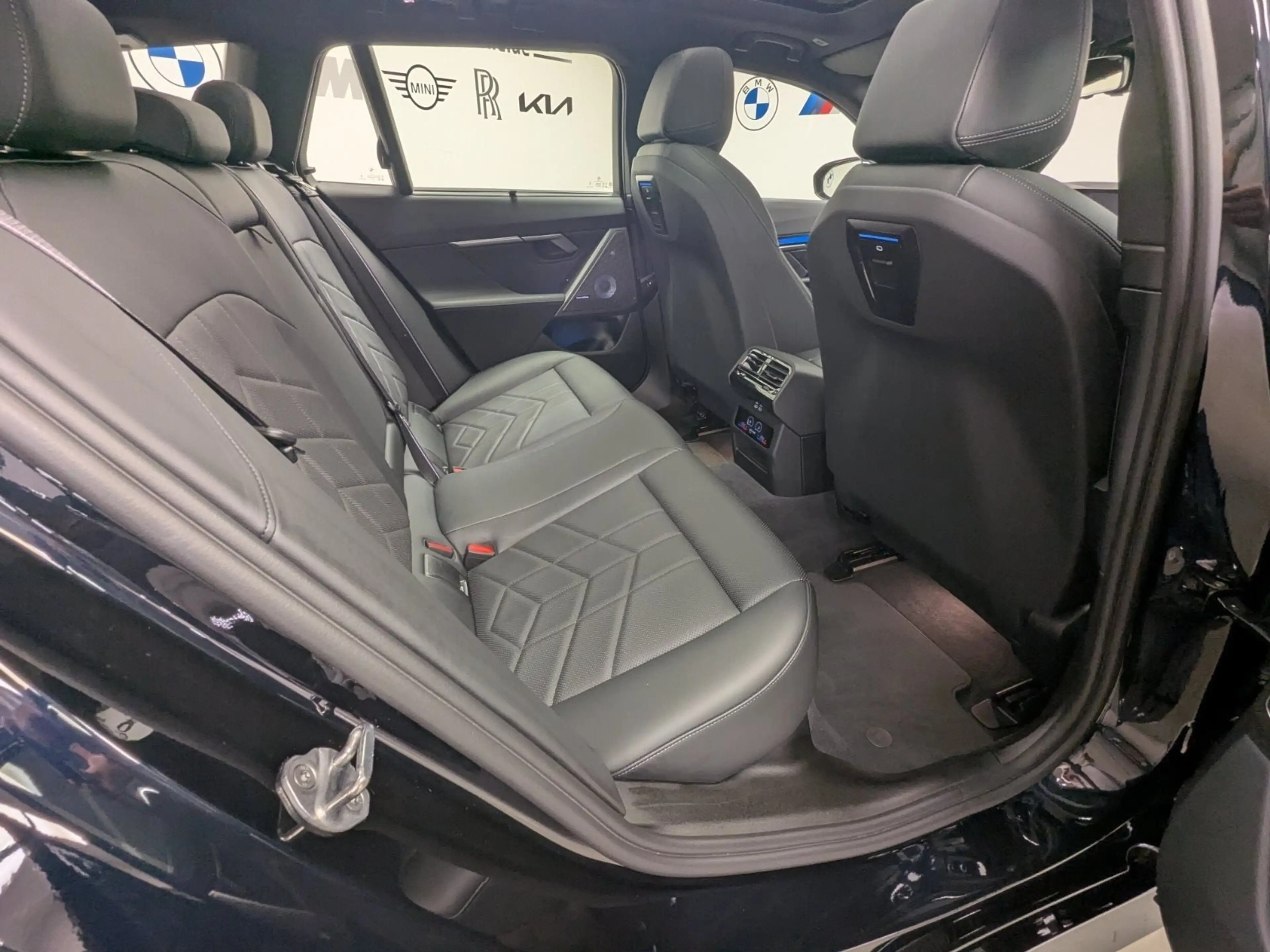 BMW i5 M60 xDrive M Sport Pro Pano AHK DA Prof PA Prof — photo 9