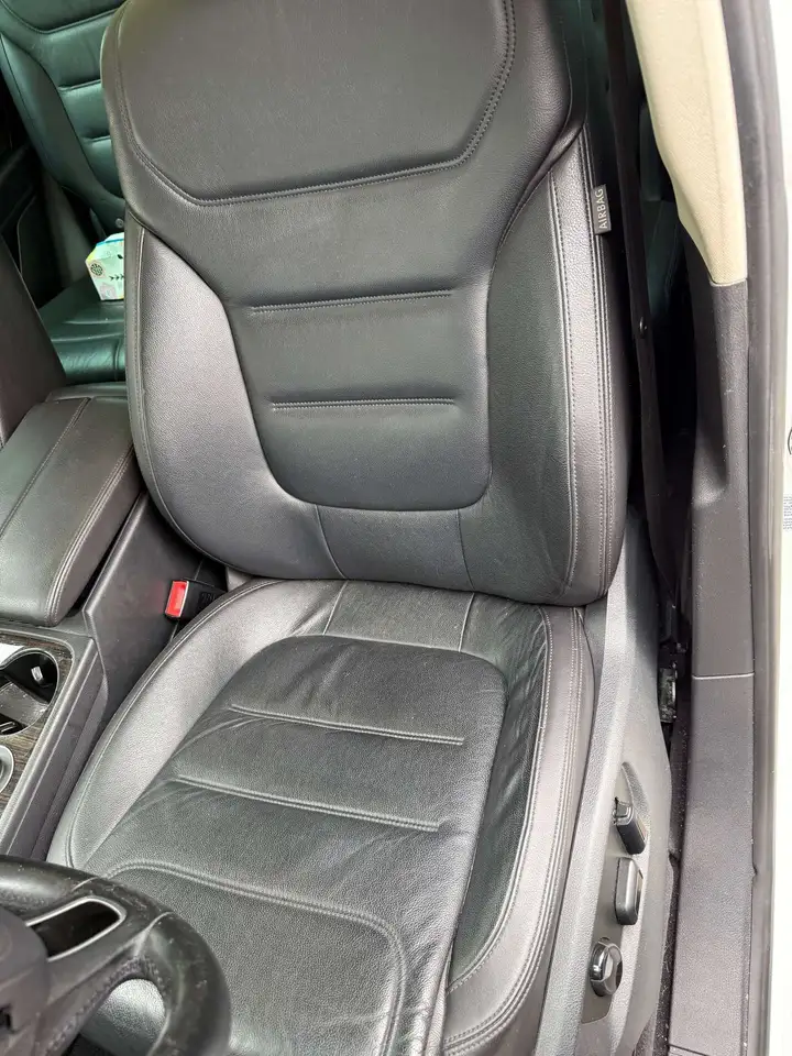 Volkswagen Touareg снимка Volkswagen Touareg