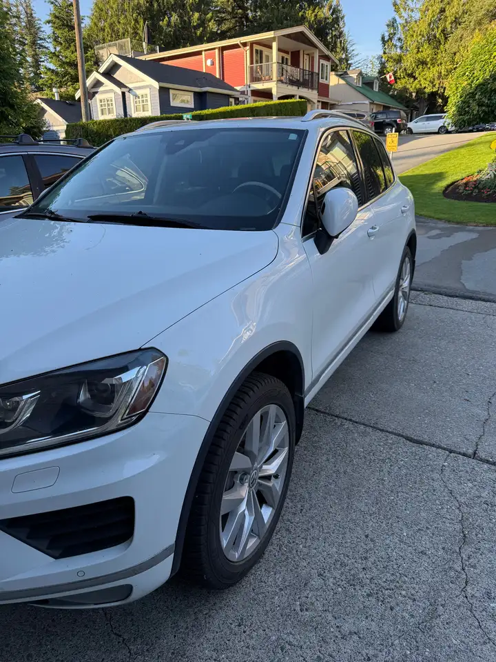 Volkswagen Touareg снимка Volkswagen Touareg