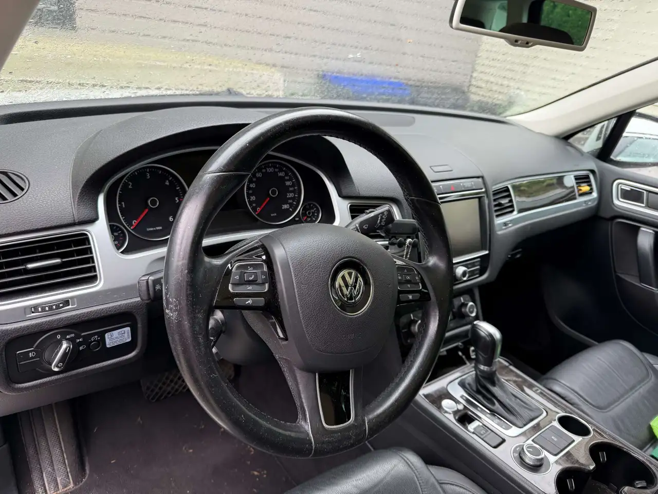 Volkswagen Touareg снимка Volkswagen Touareg