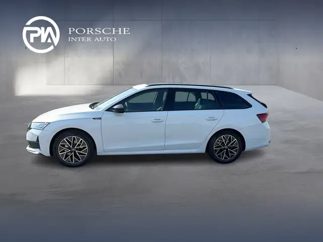Skoda Octavia view 2
