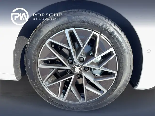 Skoda Octavia view 7