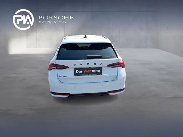 Skoda Octavia view 4