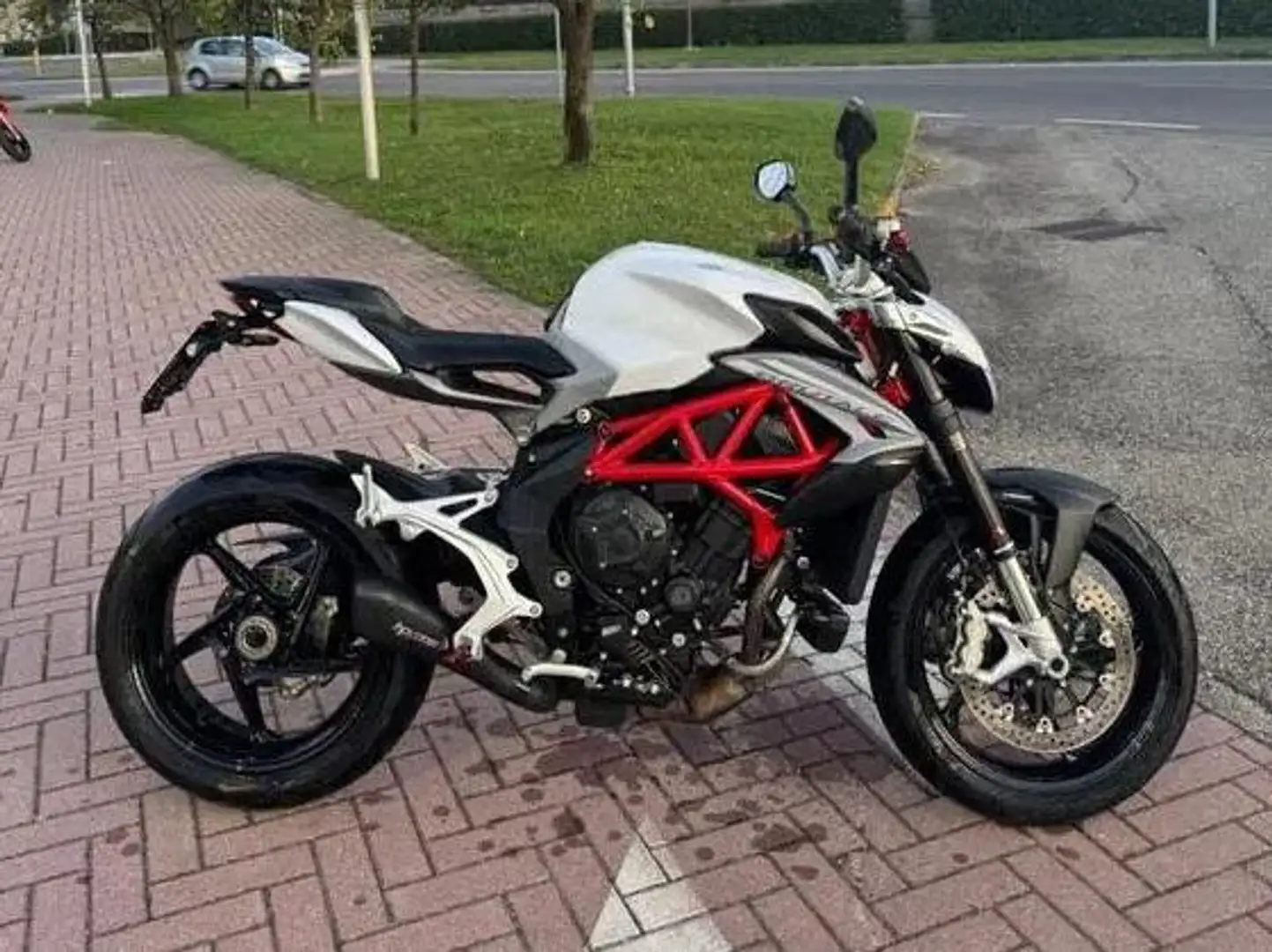 MV Agusta Brutale 800 RR Bianco - 1