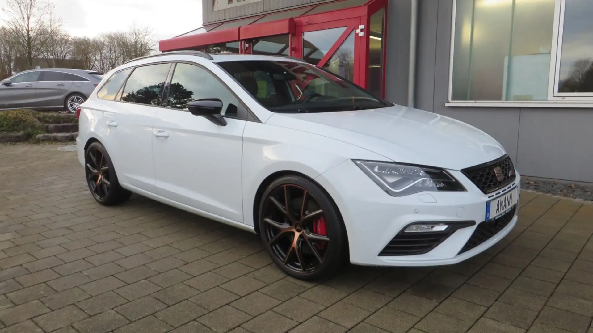 SEAT Leon ST CUPRA DSG 4Drive Pano+19"Zoll Weiß - 2