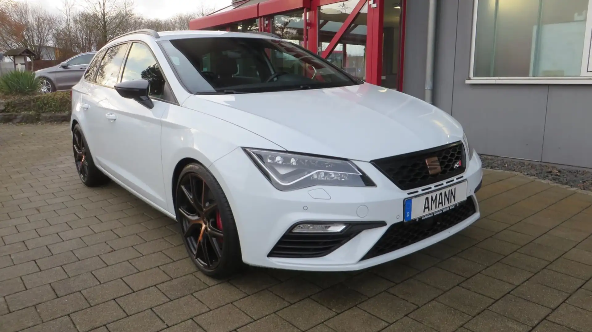 SEAT Leon ST CUPRA DSG 4Drive Pano+19"Zoll Weiß - 1
