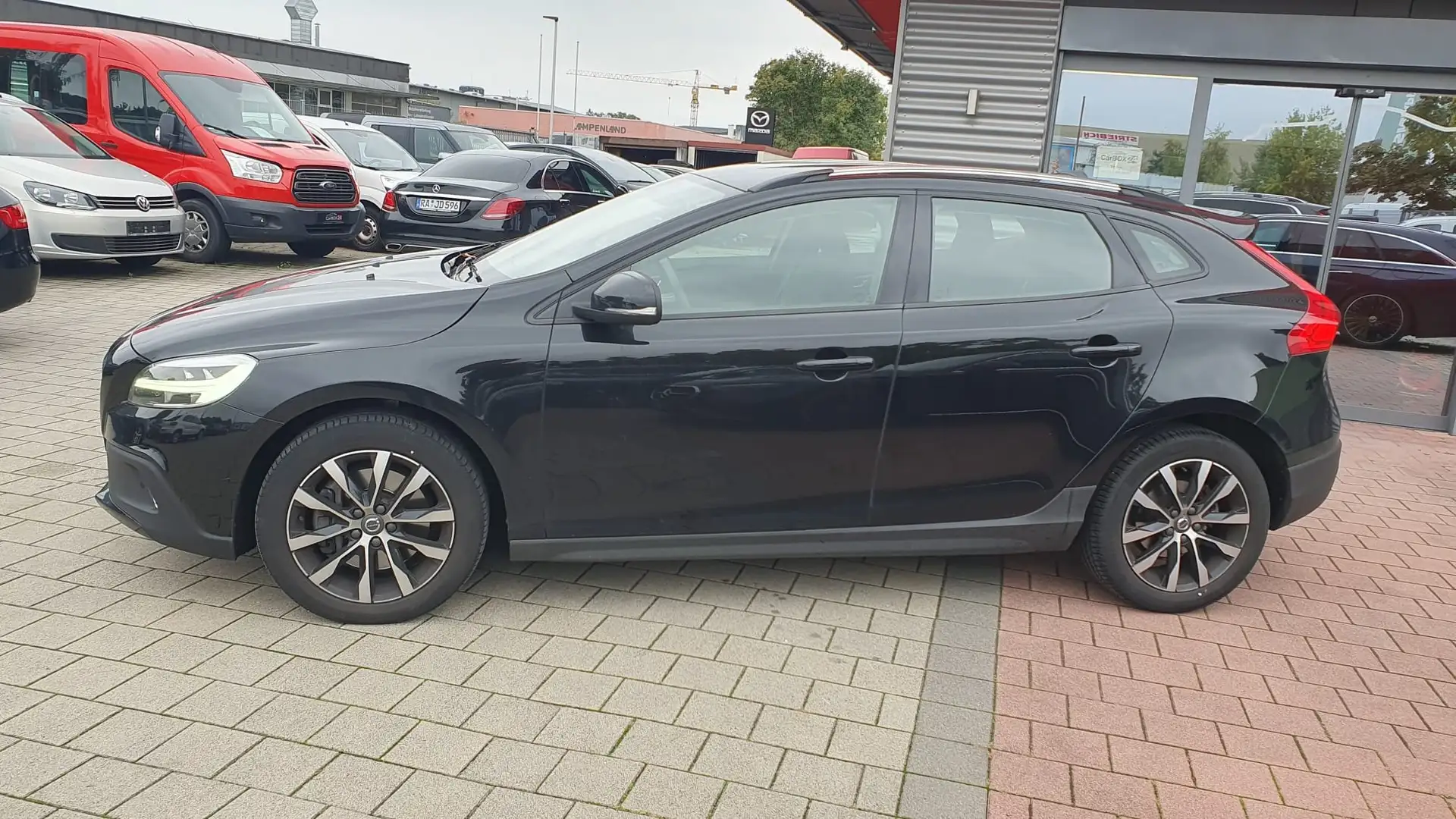 Volvo V40 Cross Country, TÜV  Service NEU Schwarz - 2