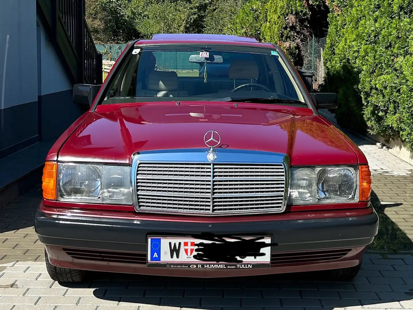 Mercedes-Benz 190 Rot - 1
