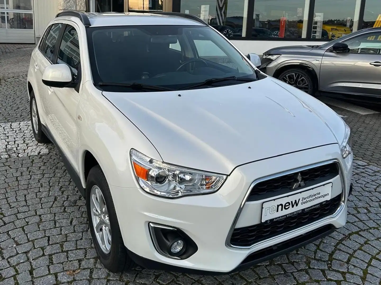 Mitsubishi ASX Basis 1.6 MIVEC ClearTec 2WD Weiß - 1