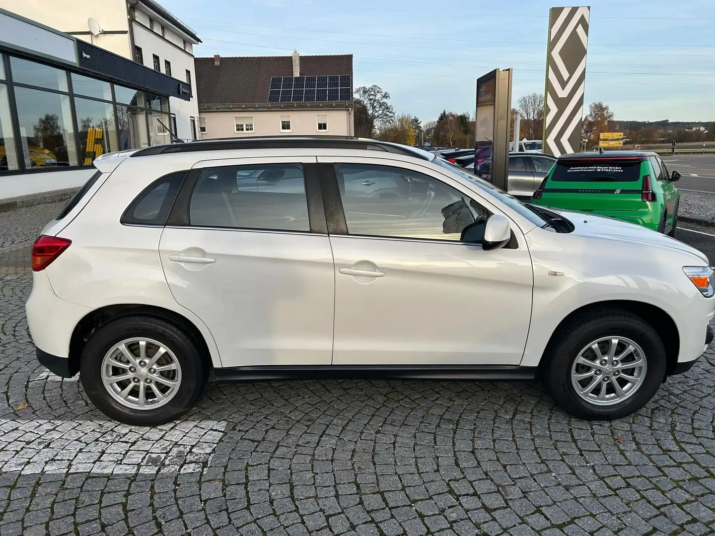 Mitsubishi ASX Basis 1.6 MIVEC ClearTec 2WD Weiß - 2