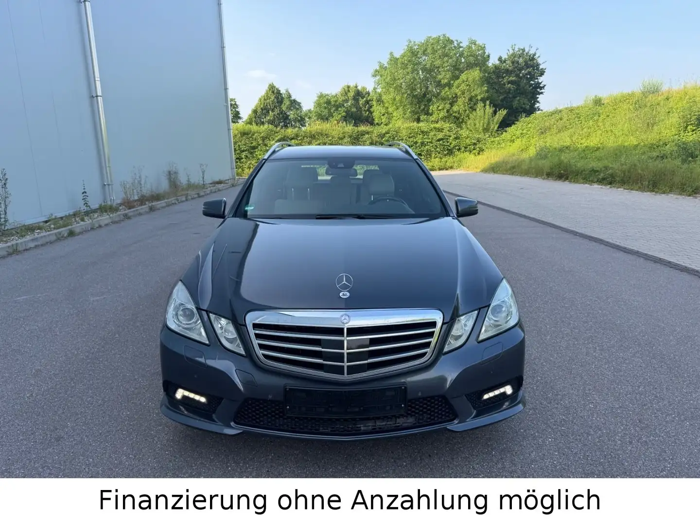 Mercedes-Benz E 350 BlueEfficiency*AMG*TOP AUSSTATTUNG Grau - 2
