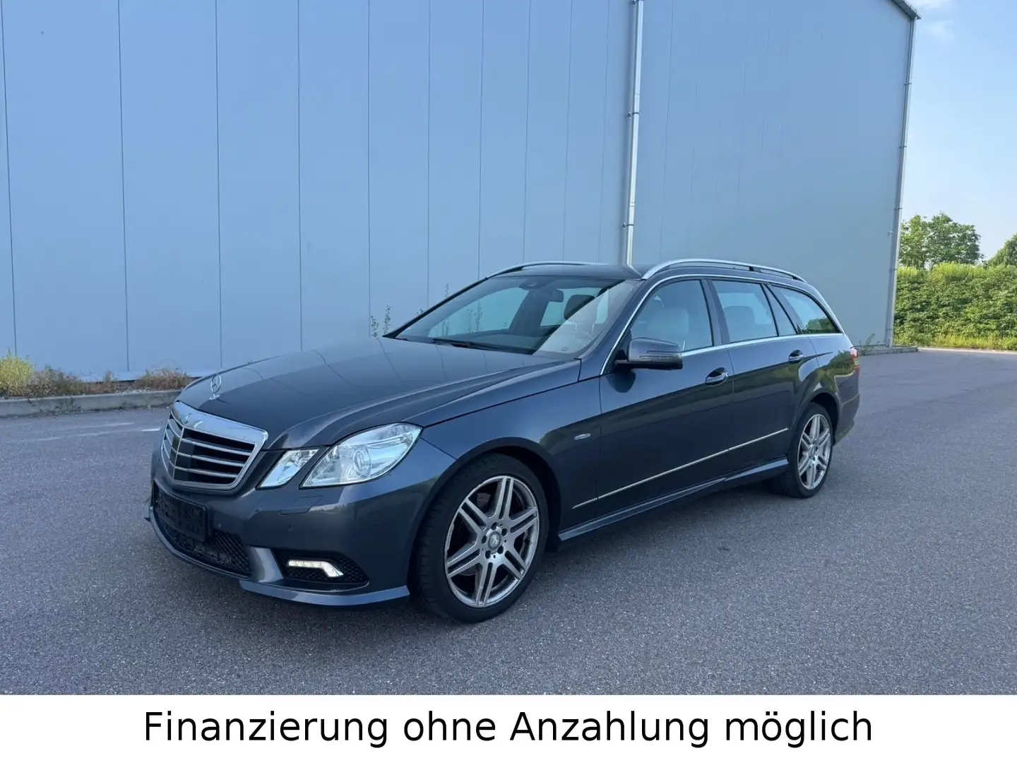 Mercedes-Benz E 350 BlueEfficiency*AMG*TOP AUSSTATTUNG Grau - 1