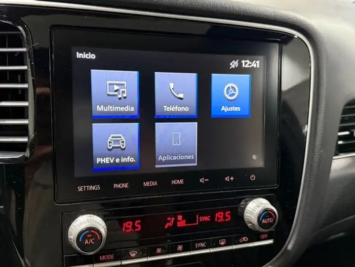 Mitsubishi Outlander PHEV Kaiteki 4WD 2020, foto 22