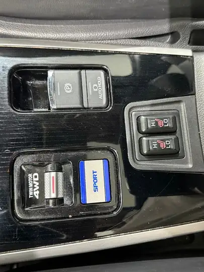Mitsubishi Outlander PHEV Kaiteki 4WD 2020, foto 27