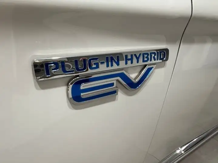 Mitsubishi Outlander PHEV Kaiteki 4WD 2020, foto 34