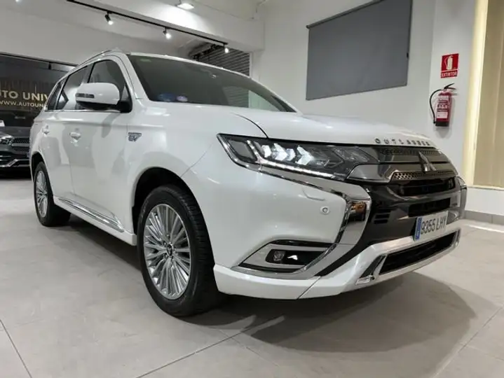 Mitsubishi Outlander PHEV Kaiteki 4WD 2020, foto 9