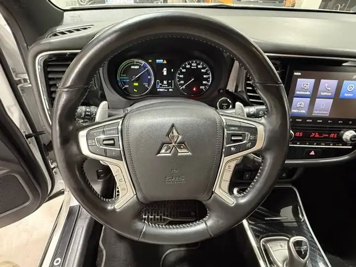 Mitsubishi Outlander PHEV Kaiteki 4WD 2020, foto 29