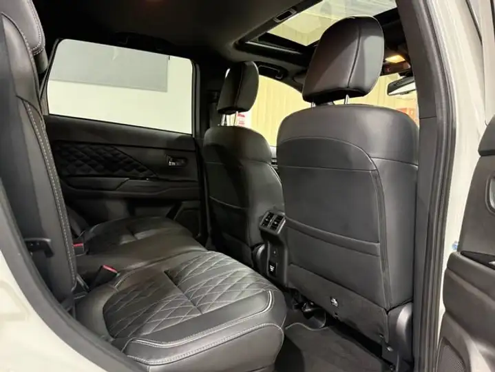 Mitsubishi Outlander PHEV Kaiteki 4WD 2020, foto 10