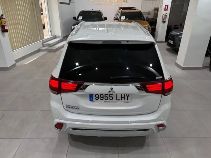 Mitsubishi Outlander PHEV Kaiteki 4WD 2020, foto 16