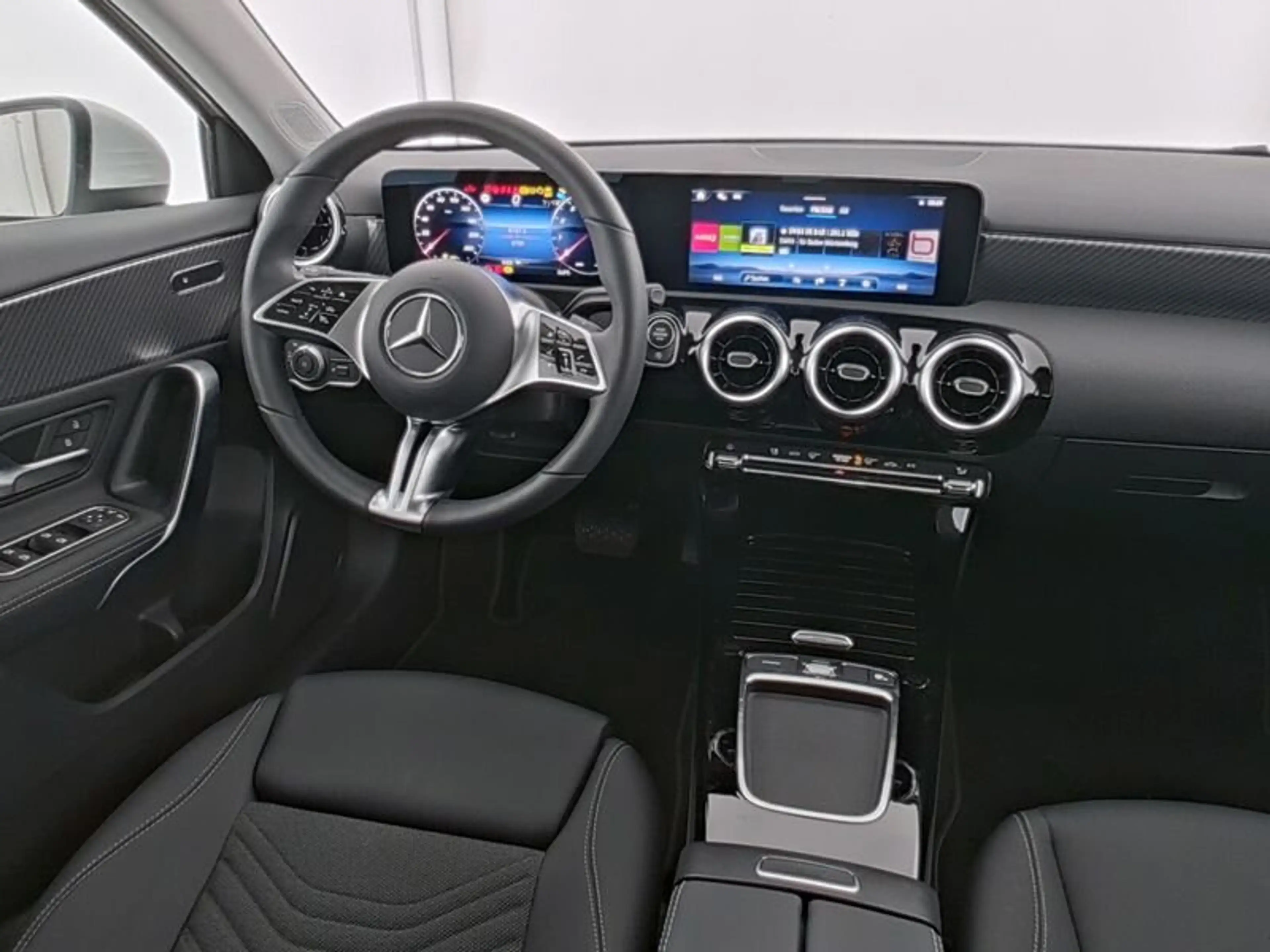 Mercedes-Benz A 200 A 200 Progressive *KAMERA*LED*DAB*WINTER*PDC*MBUX* — photo 6