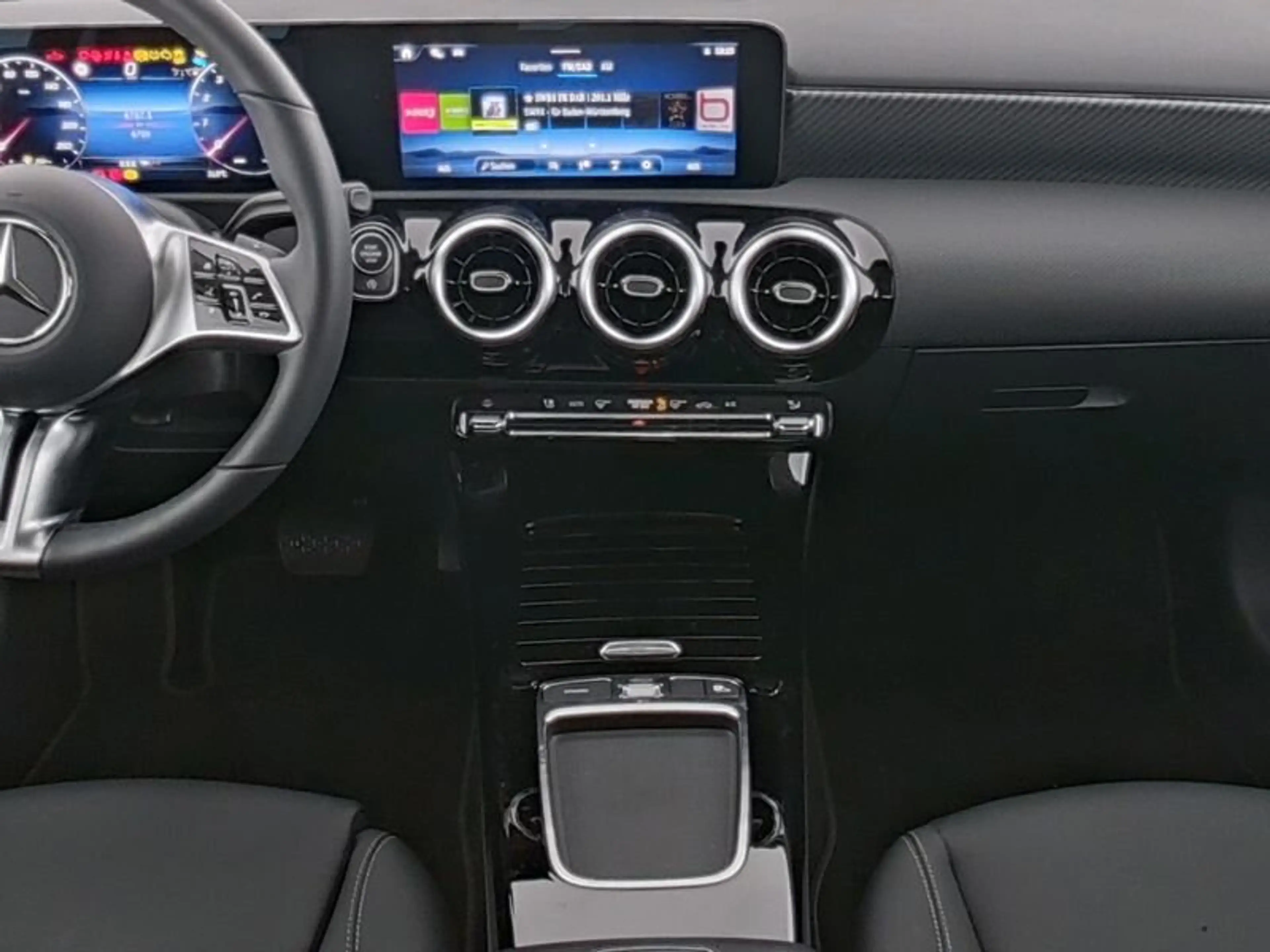 Mercedes-Benz A 200 A 200 Progressive *KAMERA*LED*DAB*WINTER*PDC*MBUX* — photo 7
