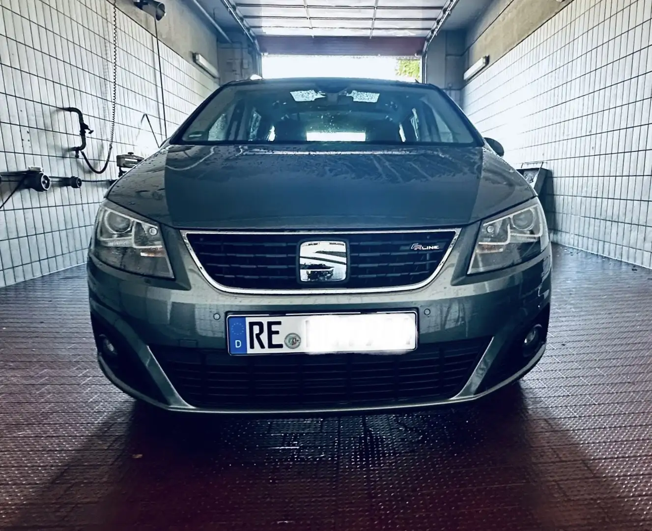 SEAT Alhambra 1.4 TSI  FR-LINE 7 Sitze  Garantie Sthz. Ahk Voll Grau - 1