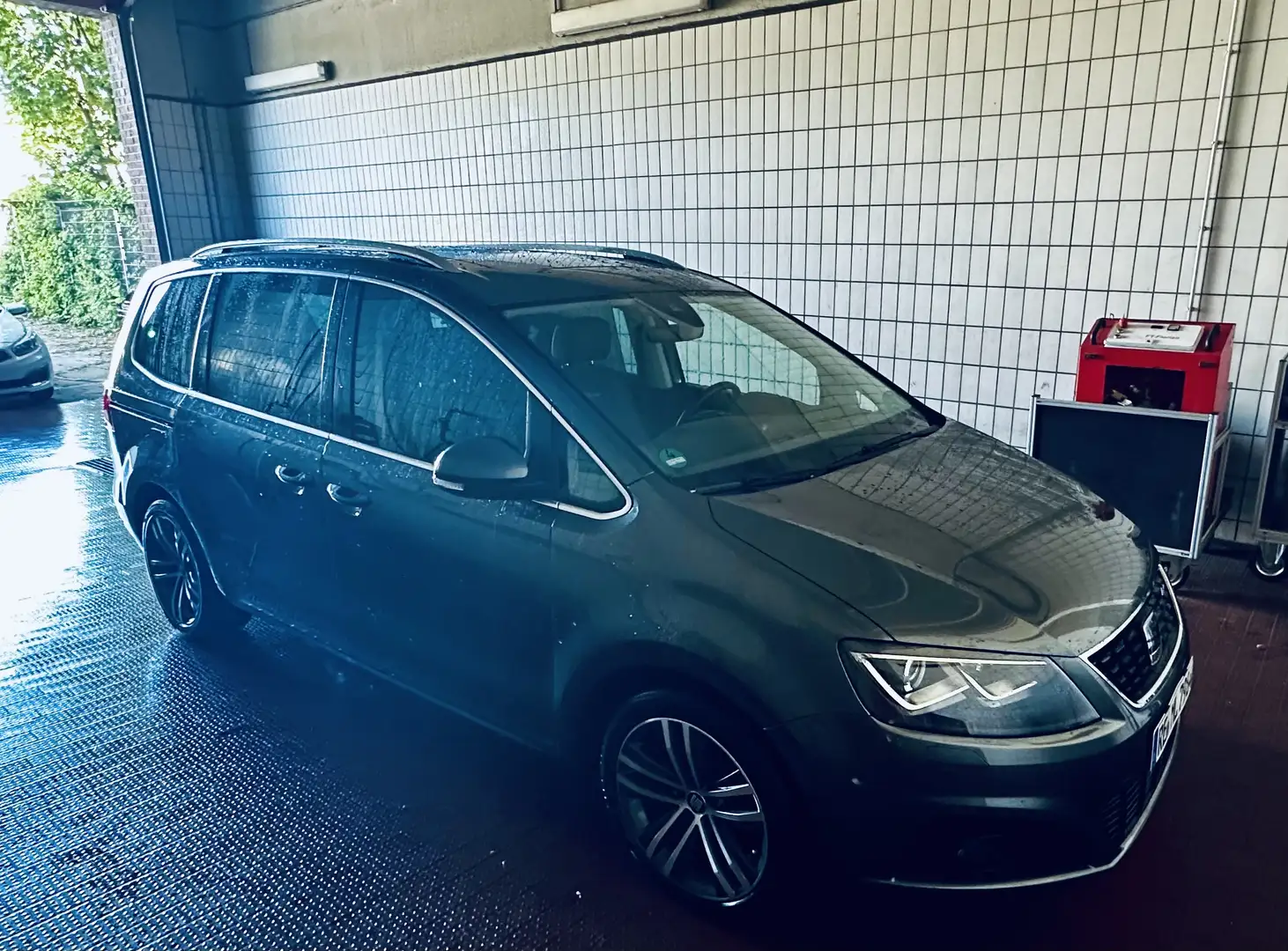 SEAT Alhambra 1.4 TSI  FR-LINE 7 Sitze  Garantie Sthz. Ahk Voll Grau - 2