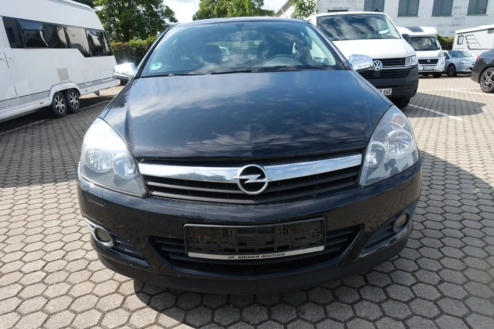Opel Astra GTC 1,6i Edition*Klima*Tempomat* Schwarz - 2